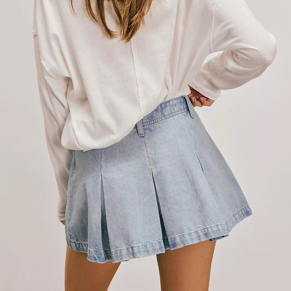 We The Free Madison Avenue Denim Skirt in Wild Child NWT - Picture 4 of 4